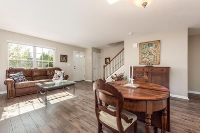 STUNNING & Spacious Living room