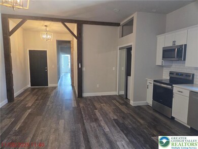 121 S Main St unit 3, Alburtis, PA 18011 - photo 3