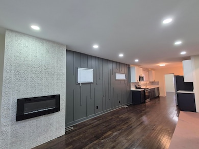 308 Pierce St, Gary, IN 46402 - photo 3