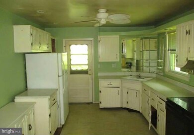 13021 Elkridge St, Beltsville, MD 20705 - photo 4