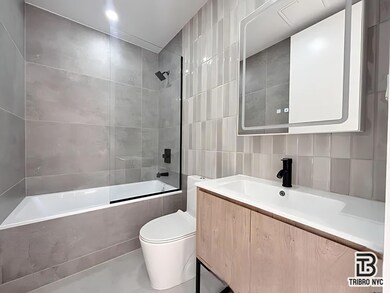 96 Moore St unit 2A, New York City, NY 11206 - photo 6