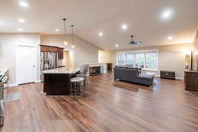 169 Cobblestone Ln, Winona, MN 55987 - photo 4