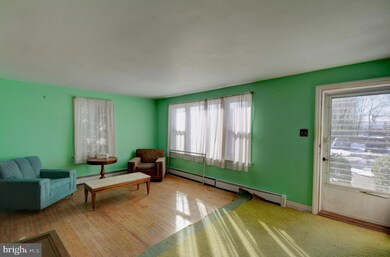 835 W 4th St, Lansdale, PA 19446 - photo 3