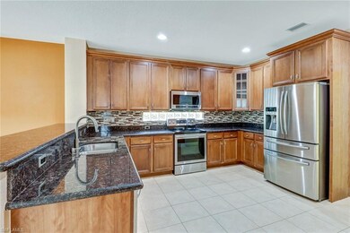 LARGE KITCHEN!