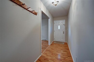 818 Hill St, Shelby, NC 28152 - photo 6