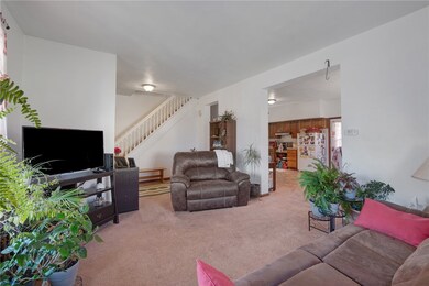 930 Wallace St, Vandergrift, PA 15690 - photo 6