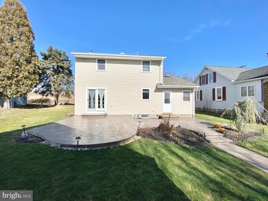 629 W Mauch Chunk St, Nazareth, PA 18064 - photo 3