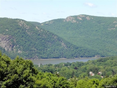 376 Lane Gate Rd, Cold Spring, NY 10516 - photo 2