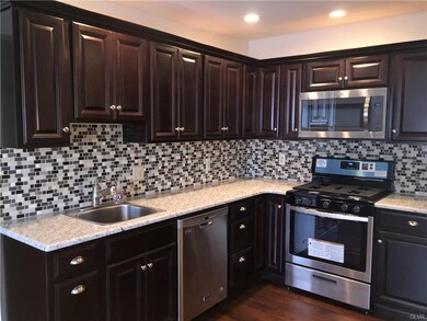 1549 Creekside Rd unit B32, Whitehall, PA 18052 - photo 6