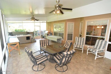 Huge Lanai