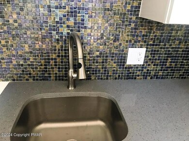 584 Main St unit 7, Stroudsburg, PA 18360 - photo 5