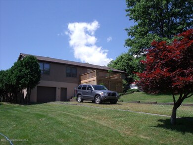 704 W Elm St, Scranton, PA 18504 - photo 3