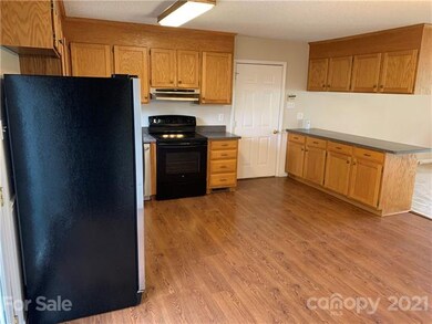 106 Ridgeview Rd, Statesville, NC 28625 - photo 5