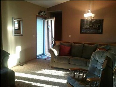 Living Room. So Cozy. Carpet is Beautiful.