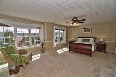 913 Parkview Rd, Moscow, PA 18444 - photo 6