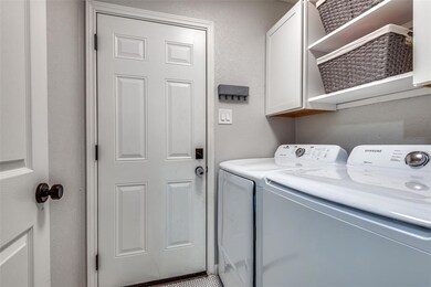 304 Norfolk Ct, Bedford, TX 76021 - photo 5