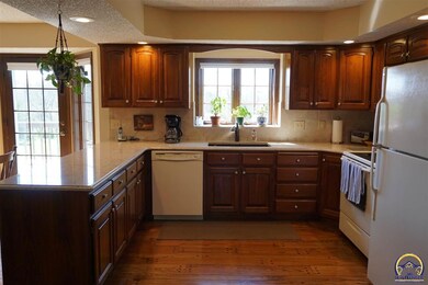 4301 SW Marlboro Rd, Topeka, KS 66610 - photo 6