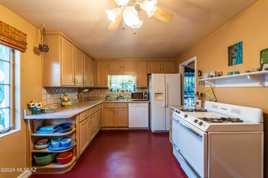 2208 N Fair Oaks-18