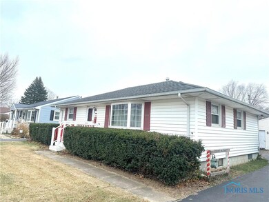 425 Clifton Ave, Findlay, OH 45840 - photo 3