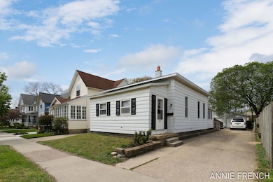 1-web-or-mls-69-e-13th-st