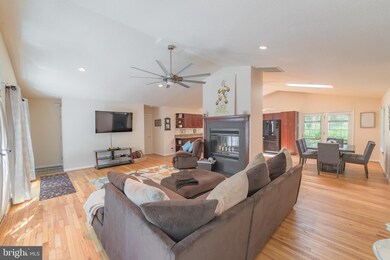 14620 Honeysuckle Way, Swan Point, MD 20645 - photo 3