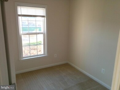 25142 Sweet Myrtle Square, Aldie, VA 20105 - photo 2