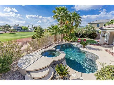 Swimming Pool/Hot Tub/Sauna.
