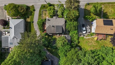 16 Laurel Ln, Warren, RI 02885 - photo 2