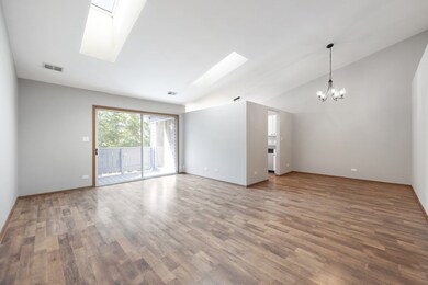 1537 Commodore Ct unit 4, Schaumburg, IL 60193 - photo 2