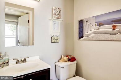 12510 Spring Harbor Place, Germantown, MD 20874 - photo 4