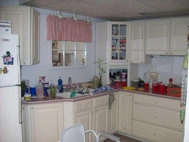 9235 N State Highway 7, Elizabethtown, IN 47232 - photo 5