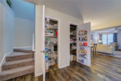 2104 SW Gooseberry Ln, Lees Summit, MO 64082 - photo 6