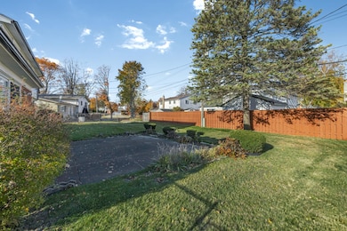 27270 Devonshire St, Southfield, MI 48076 - photo 5