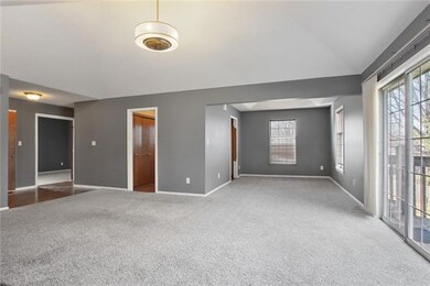 1209 NW Village Dr unit C, Blue Springs, MO 64015 - photo 4