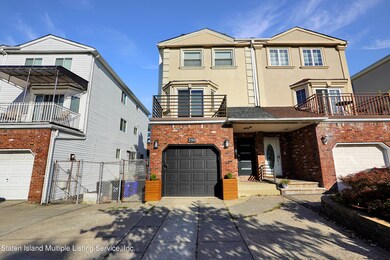 290 Merrymount St, Staten Island, NY 10314 - photo 2