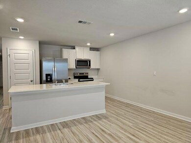 327 Flounder St, Crestview, FL 32539 - photo 4