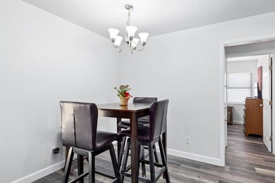 Eat in breakfast and Dining room.
