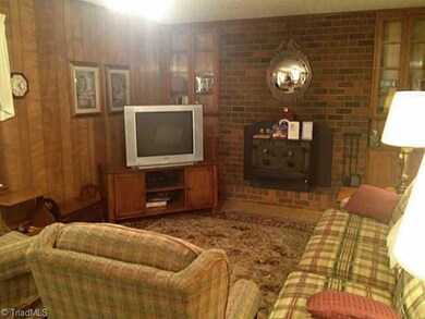 426 Clearview Dr, Asheboro, NC 27205 - photo 4