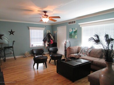 Living Room w/Hardwood Floors