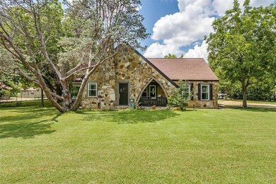 626 Woodard Ave, Cleburne, TX 76033 - photo 3