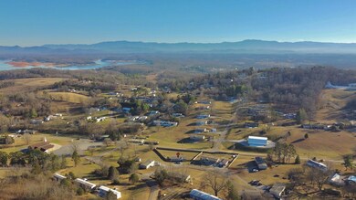 805 Catlett Farms Way, Kodak, TN 37764