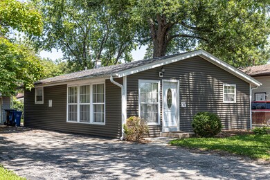 614 Santa fe Ave, Carpentersville, IL 60110 - photo 3