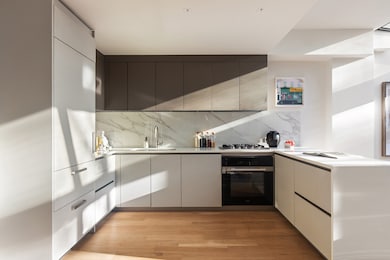 650 E 6th St unit TH, New York, NY 10009 - photo 3