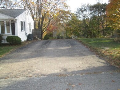 3 Edna St, Coventry, RI 02816 - photo 3