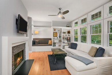 03_18485DunecrestDr_Unit26_1_LivingRoom_