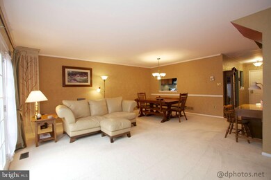 32 Roger Valley Ct, Parkville, MD 21234 - photo 7