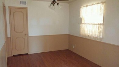 4716 Tate Dr, Oklahoma City, OK 73115 - photo 4