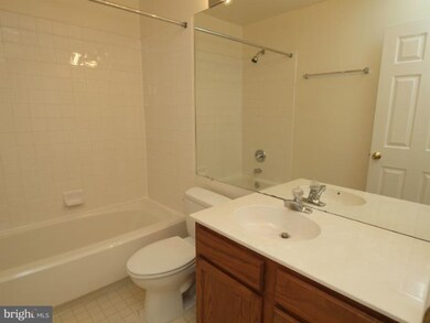 16821 Jed Forest Ln, Woodbridge, VA 22191 - photo 4