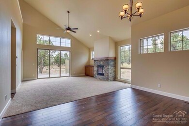 11129 Desert Sky Loop unit 111, Redmond, OR 97756 - photo 2