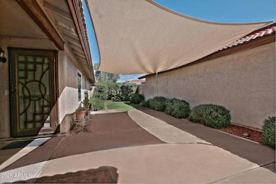 5202 E Tamblo Dr Phoenix AZ-large-007-01